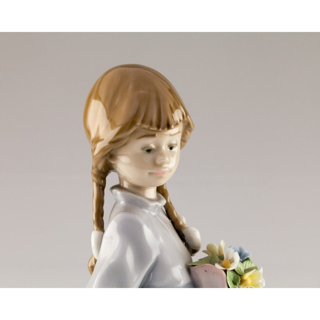 Lladro "School Days" Porcelain Figurine 7604 w/ Original Box