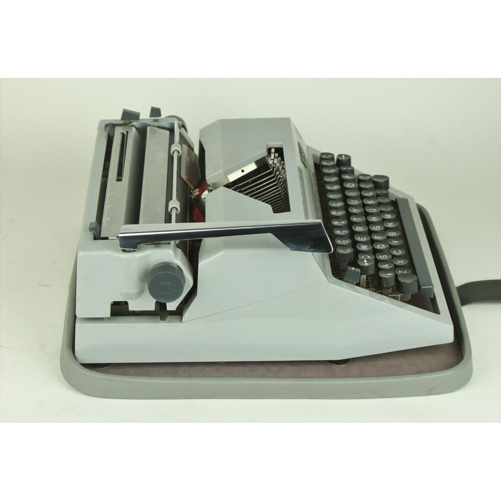 Model 30 Erika / CBM German Typewriter 1967 Serial No. 4192921