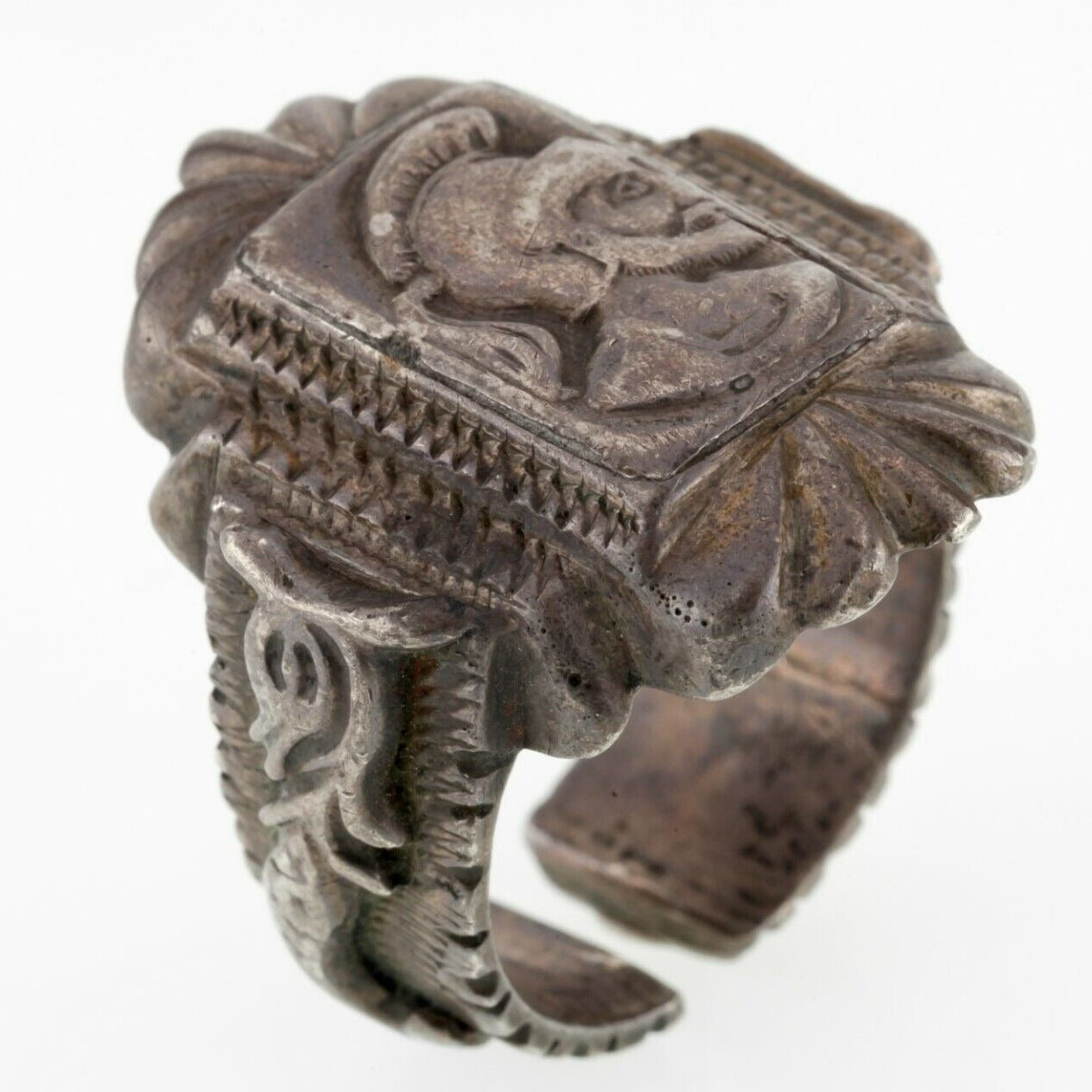 Menico Rings Rings – Tagged