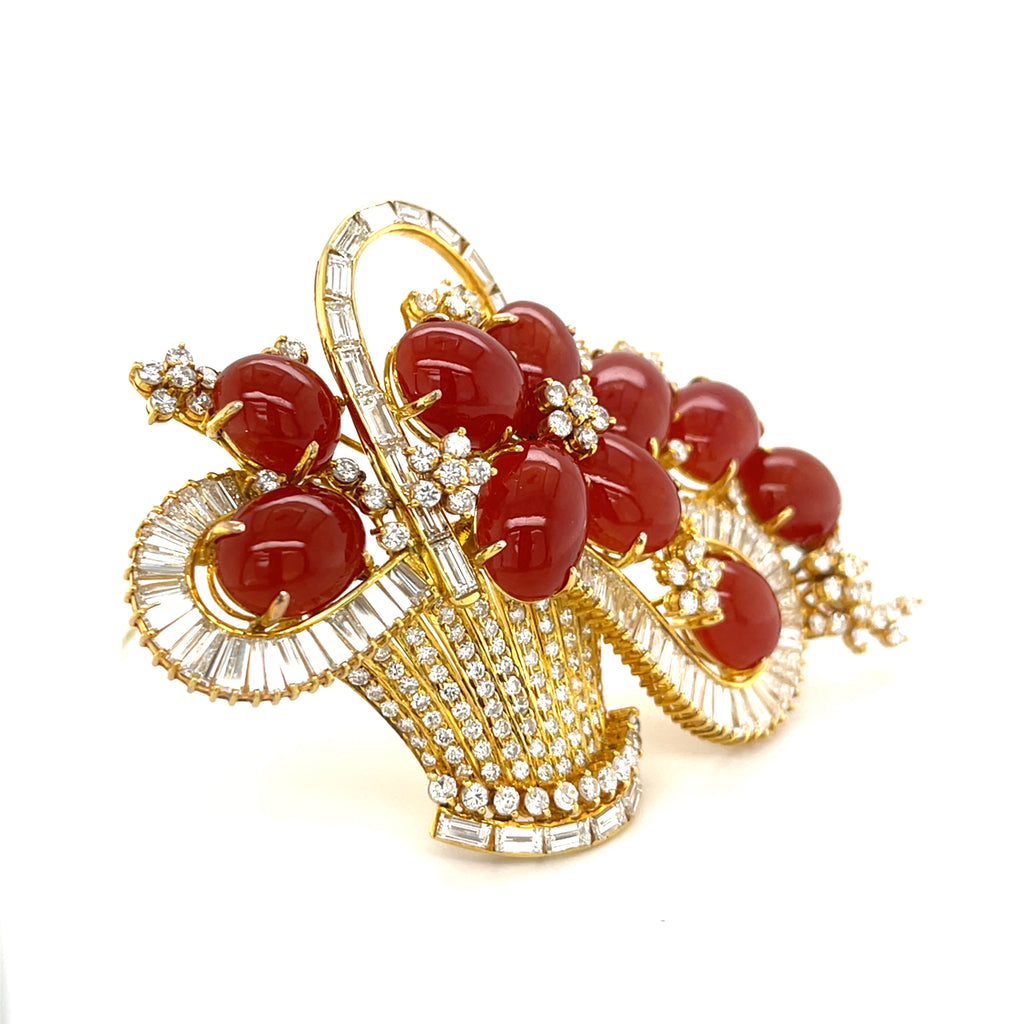 18k Gold 8.8ct Diamond and Jade Hardstone Basket Brooch Carat Weight: 8.80 carat