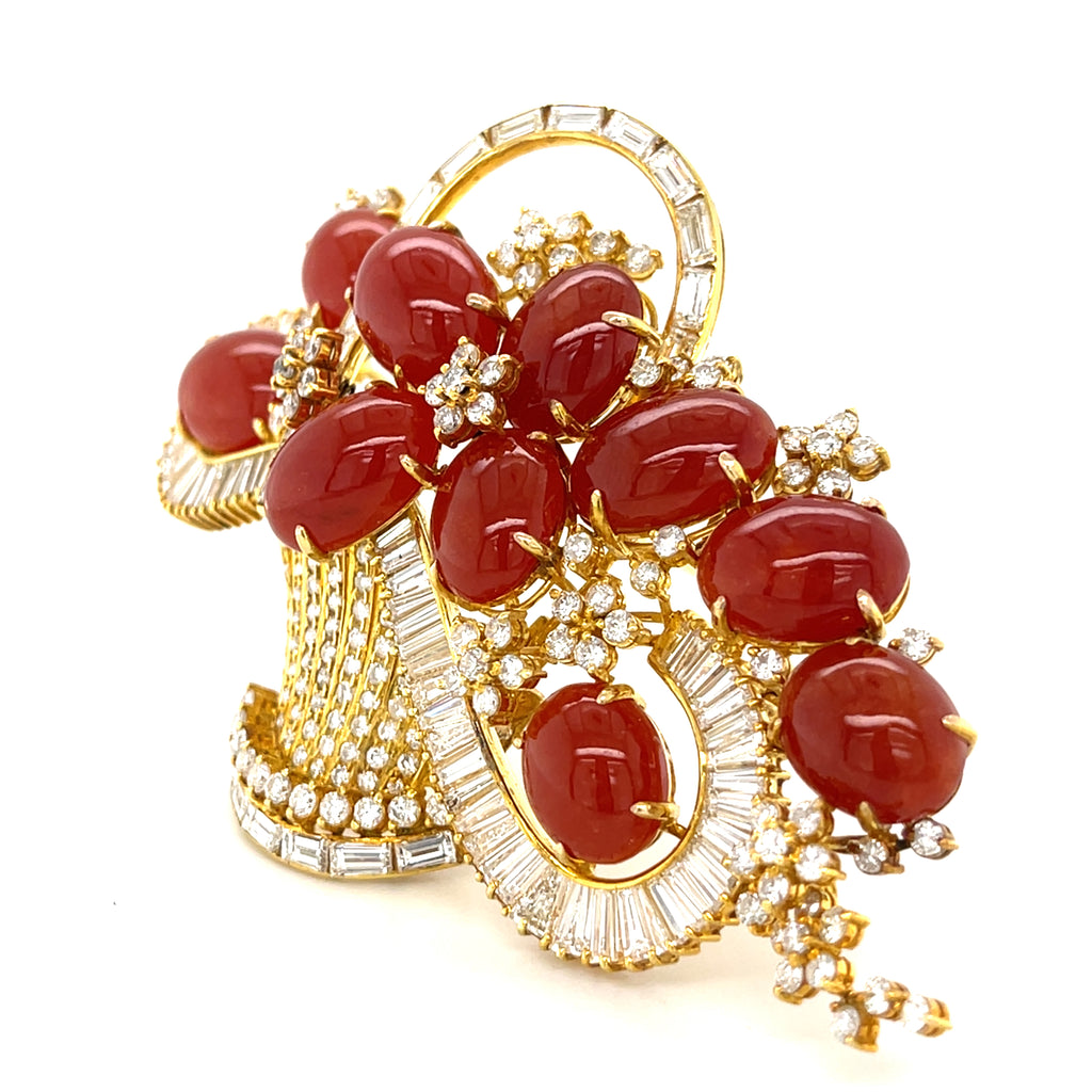 18k Gold 8.8ct Diamond and Jade Hardstone Basket Brooch Carat Weight: 8.80 carat