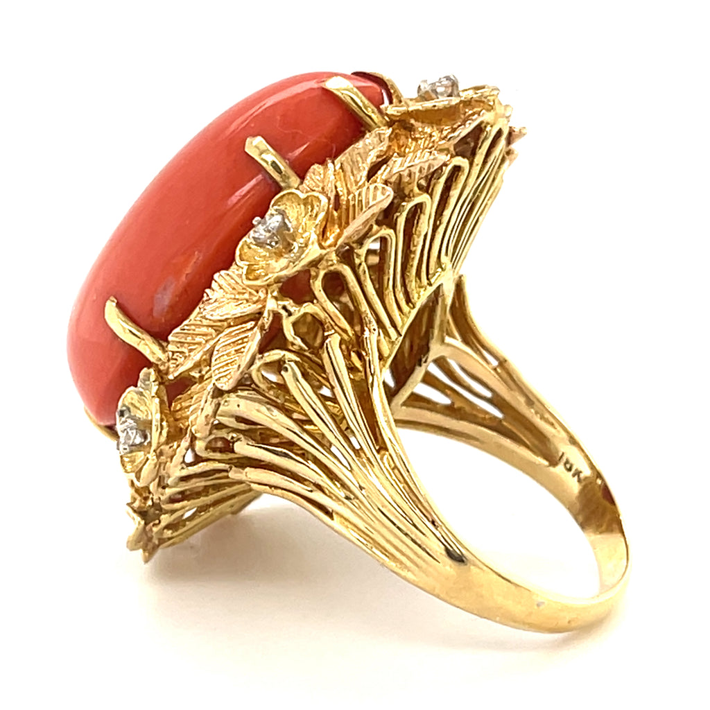 18k Gold, Diamond, and Pear-shaped Coral Cabochon Ring size 8-3/4 22.0g