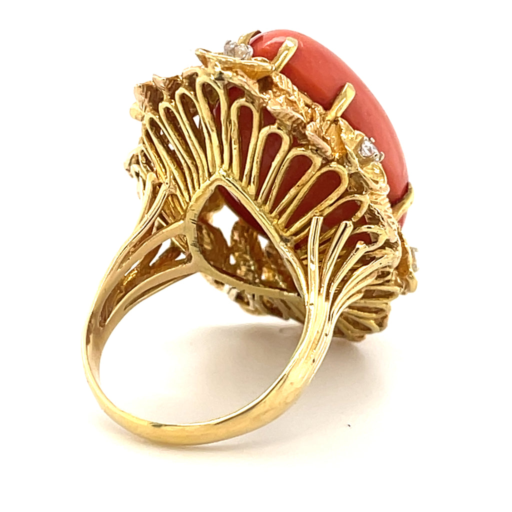 18k Gold, Diamond, and Pear-shaped Coral Cabochon Ring size 8-3/4 22.0g