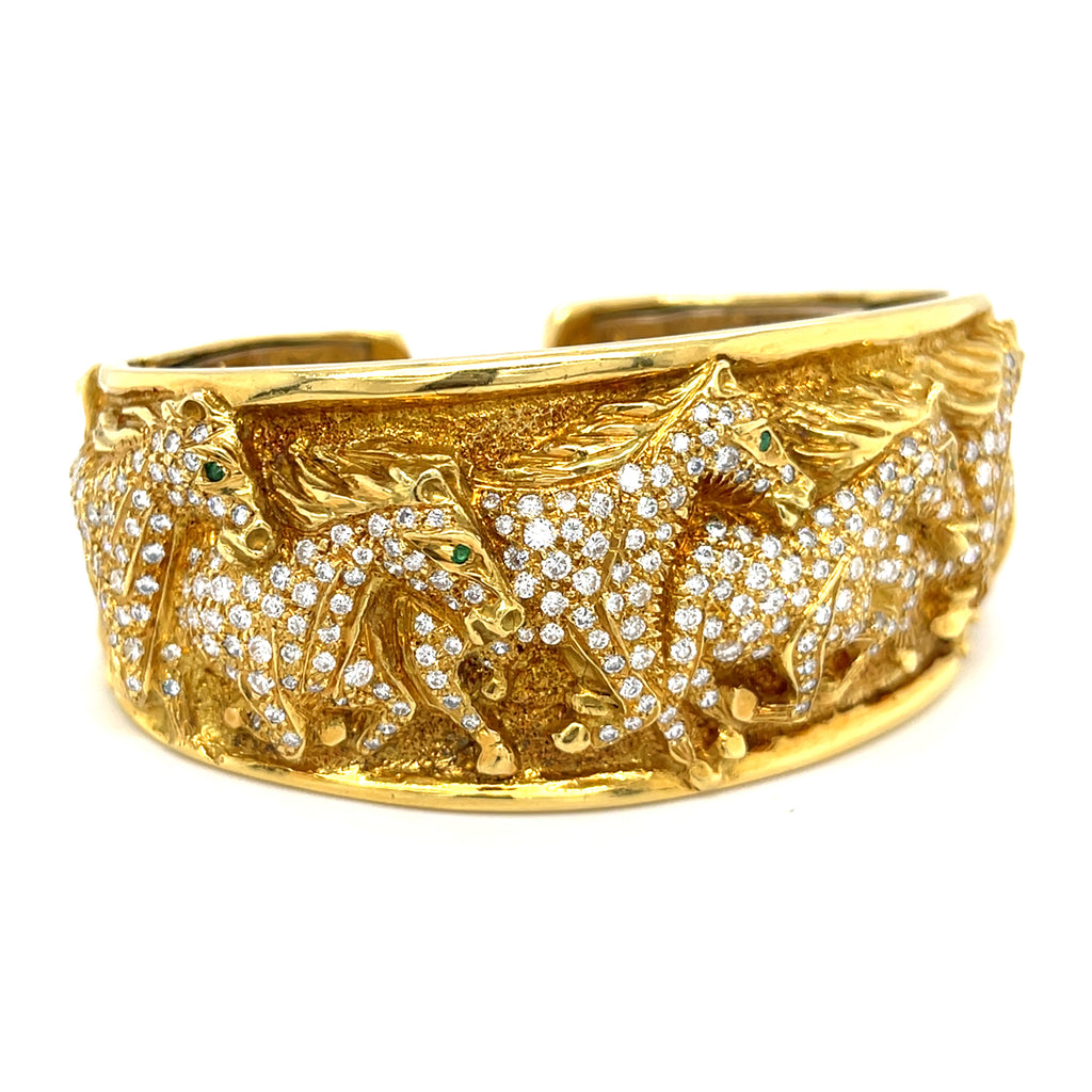 18k Yellow Gold Heavy Horse Relief Cuff Bracelet 4.50 ct Dia 109.8 grams