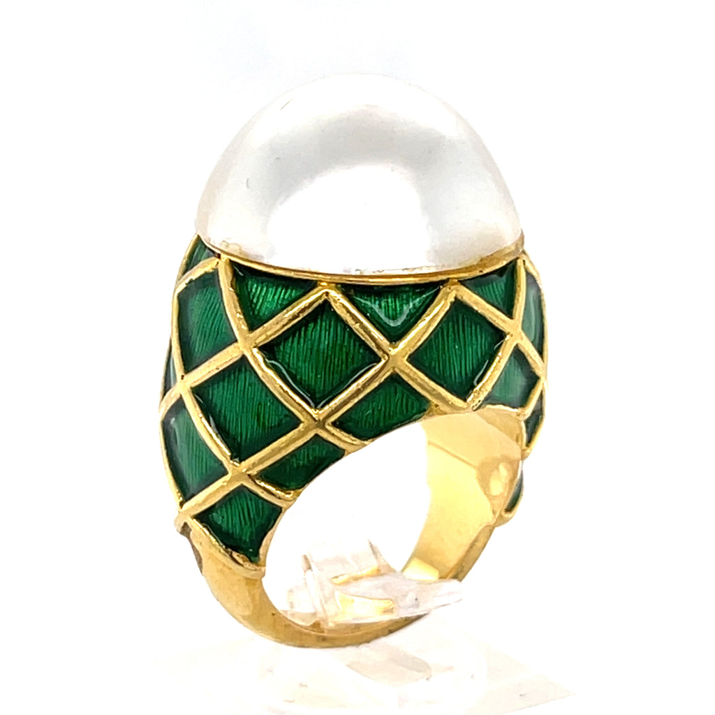 18k Yellow Gold Mabe Pearl Ring, Size 6.25.