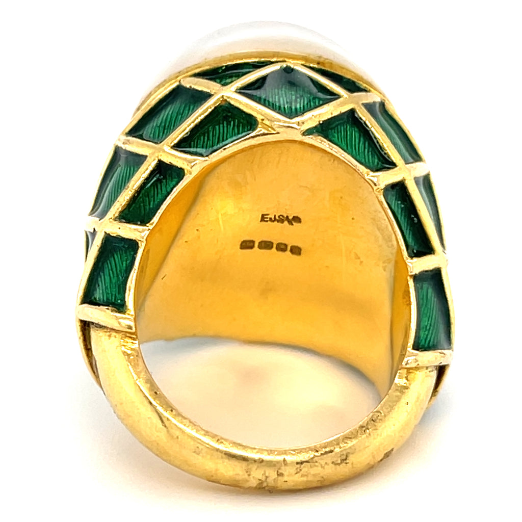 18k Yellow Gold Mabe Pearl Ring, Size 6.25.