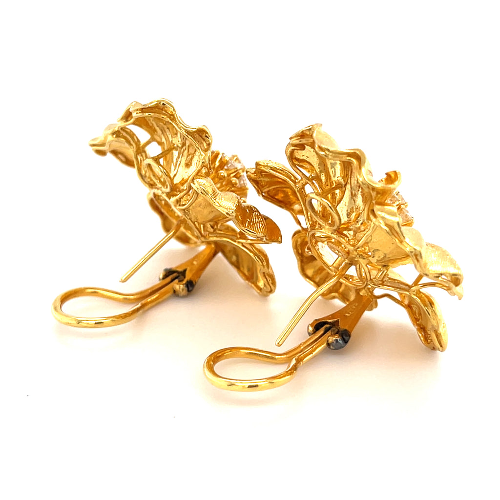18k Yellow Gold & 0.95ct Diamonds Flower-shaped Earrings, 23.2g