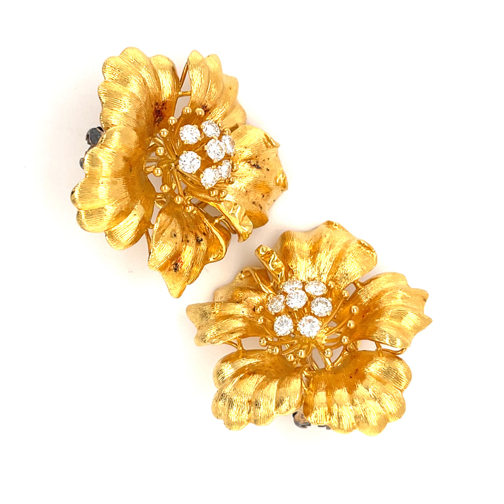 18k Yellow Gold & 0.95ct Diamonds Flower-shaped Earrings, 23.2g