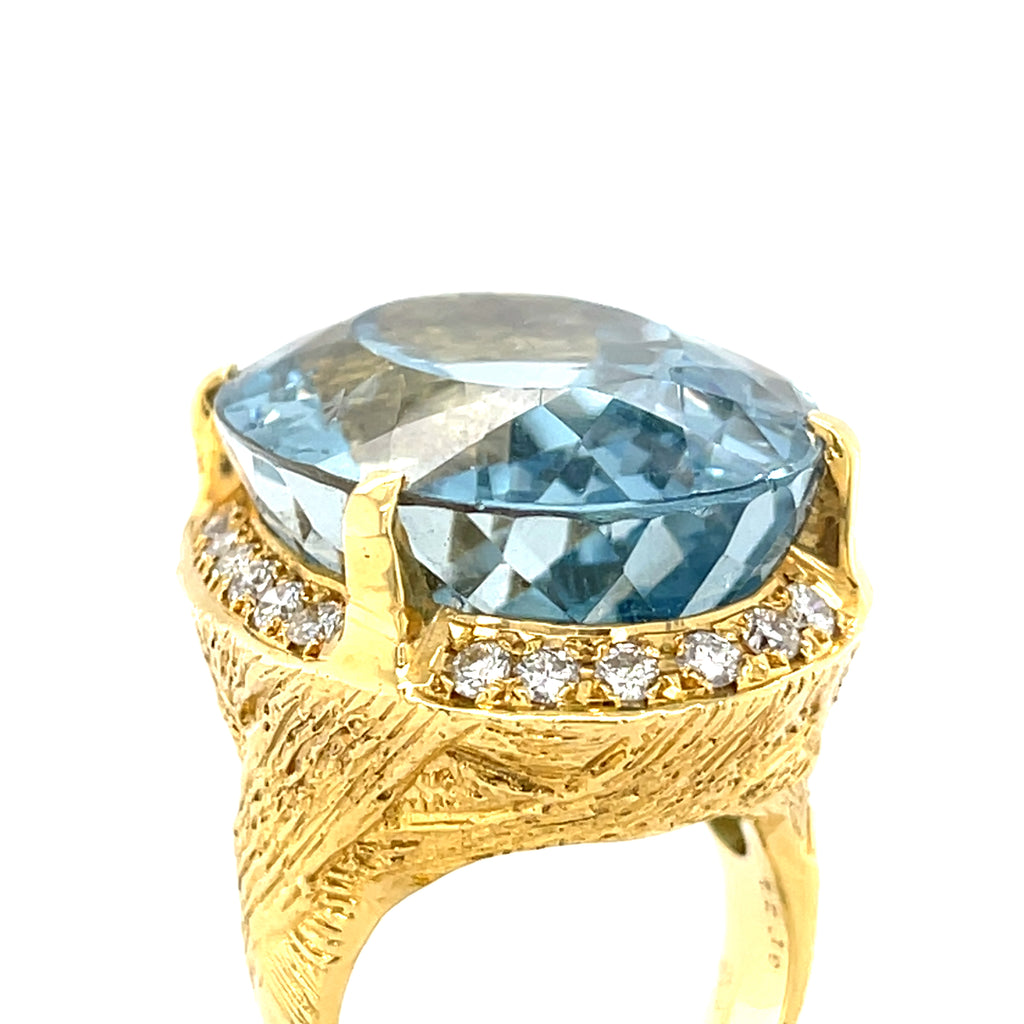 18k Yellow Gold & Oval 72.19ct Aquamarine Ring w/ 1ct Diamond Halo, Size 7.75
