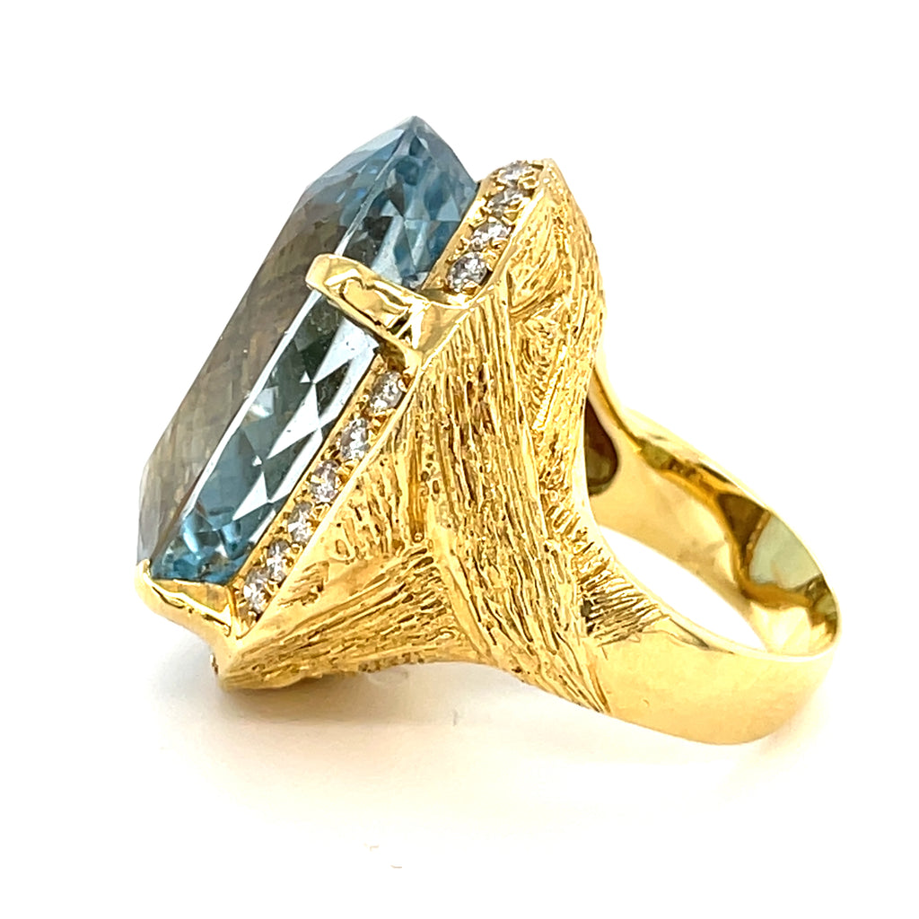 18k Yellow Gold & Oval 72.19ct Aquamarine Ring w/ 1ct Diamond Halo, Size 7.75