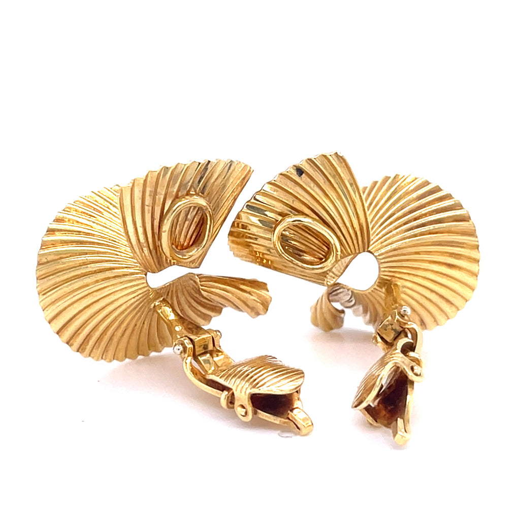 Tiffany & Co. 18k Yellow Gold Vintage Ruffle Ear Clips 1960s