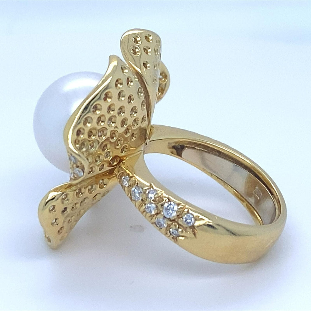 Roberto Casarin 18k Yellow Gold Appx 2.57 ct Diamond Pearl Flower Ring Size 6.5