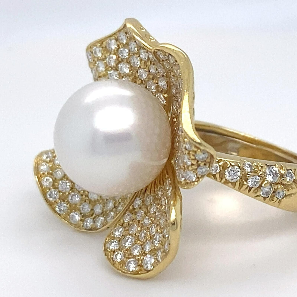 Roberto Casarin 18k Yellow Gold Appx 2.57 ct Diamond Pearl Flower Ring Size 6.5