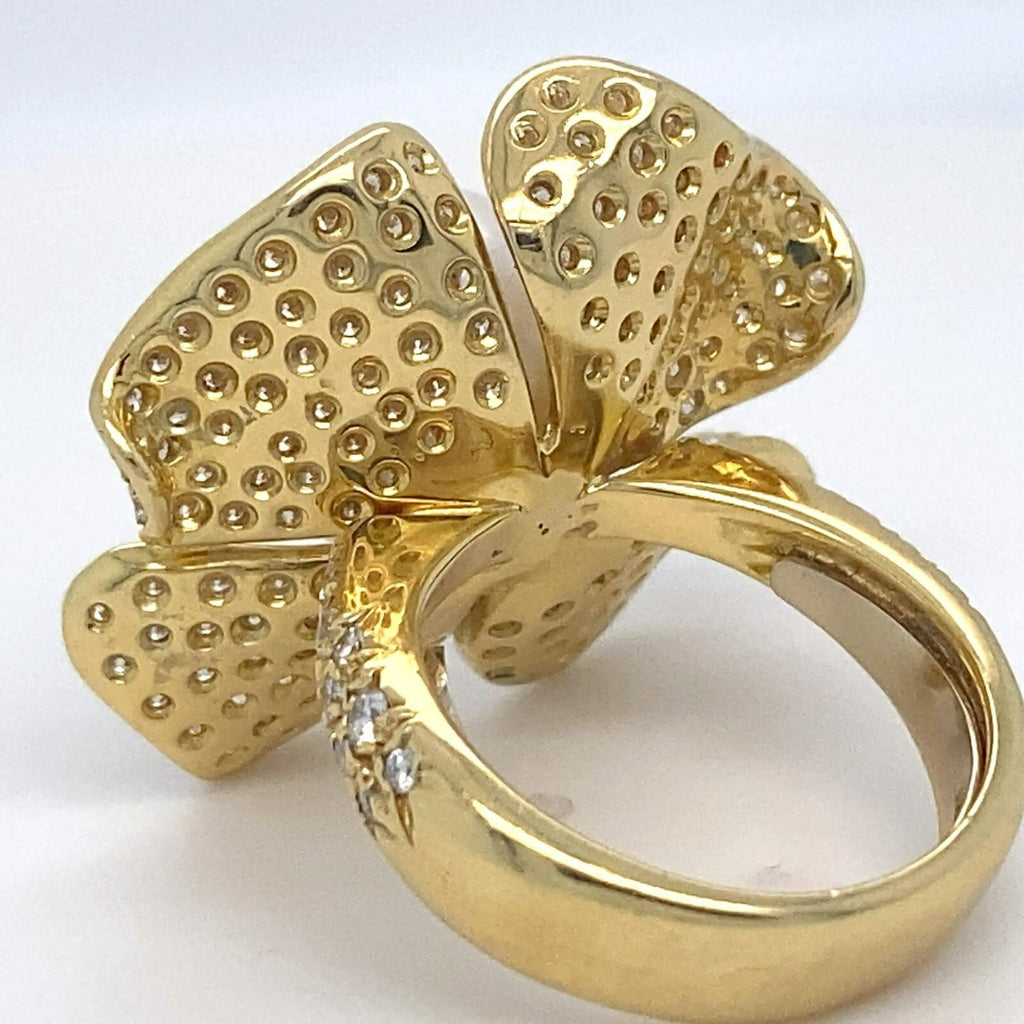 Roberto Casarin 18k Yellow Gold Appx 2.57 ct Diamond Pearl Flower Ring Size 6.5