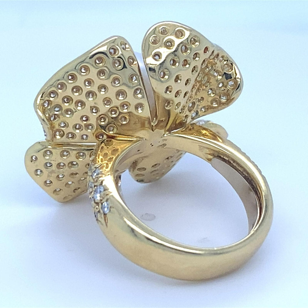 Roberto Casarin 18k Yellow Gold Appx 2.57 ct Diamond Pearl Flower Ring Size 6.5