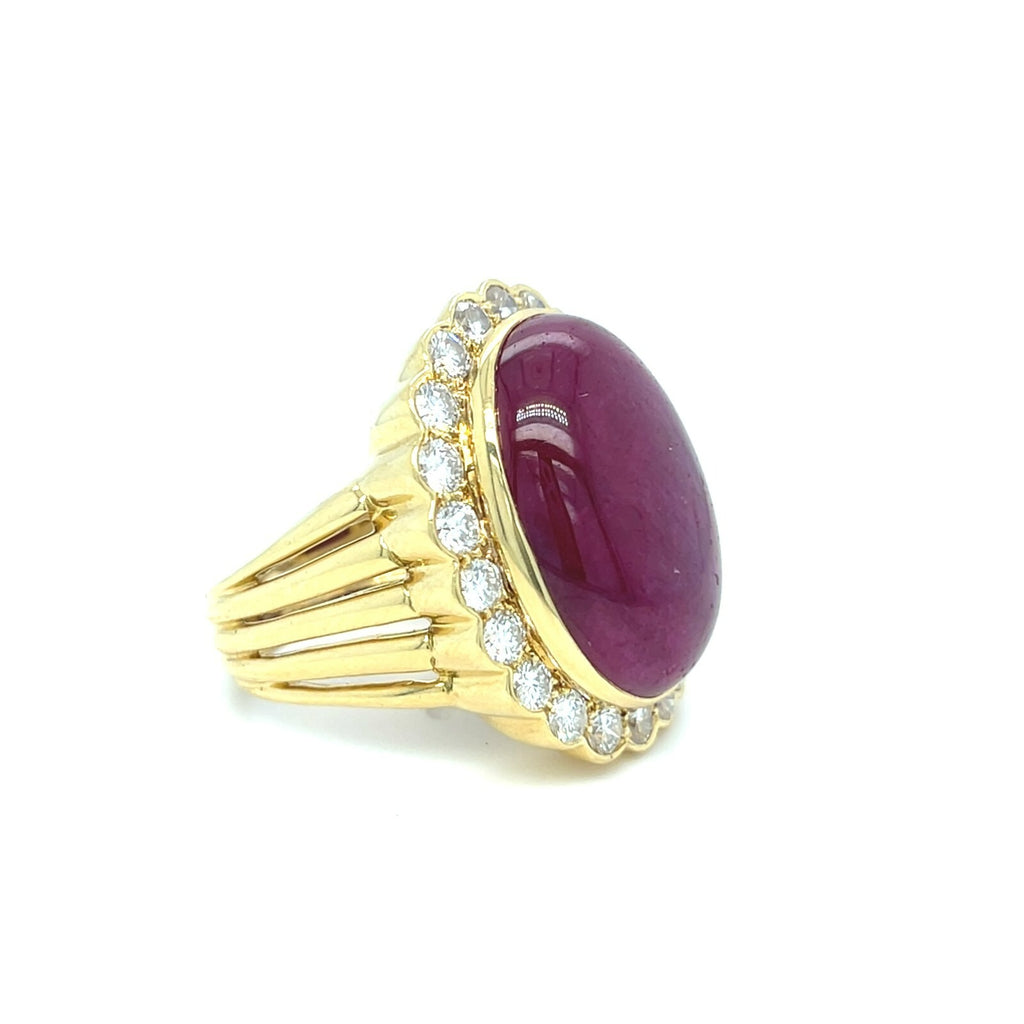 18K Yellow Gold 35.7ct Ruby Cabochon & 2.2ct Diamond Ring Size 10 20.9g