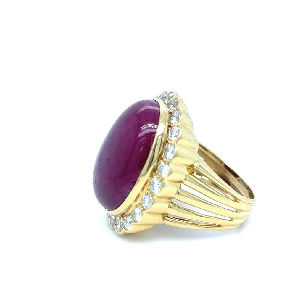 18K Yellow Gold 35.7ct Ruby Cabochon & 2.2ct Diamond Ring Size 10 20.9g