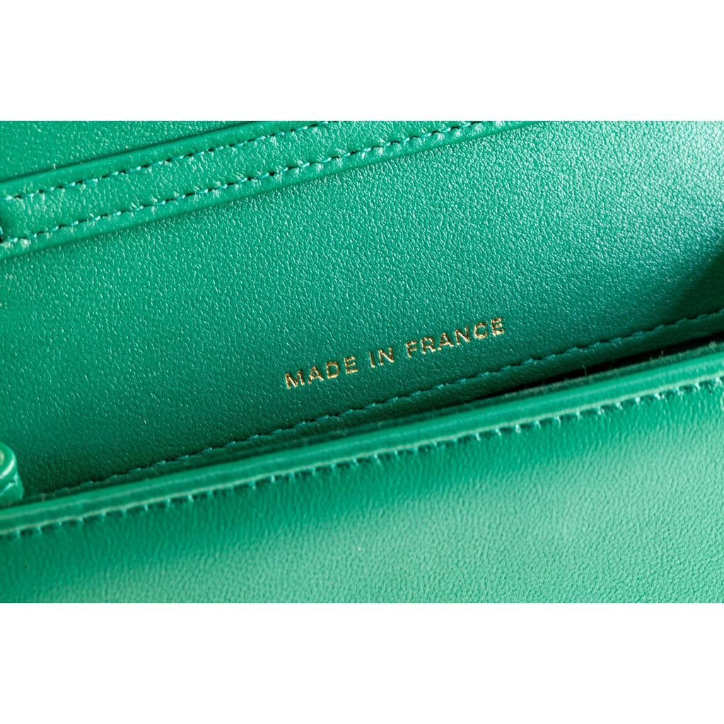 Chanel 22A Strass Diamante Green Lambskin Clutch Purse Box and Dustbag AP2879
