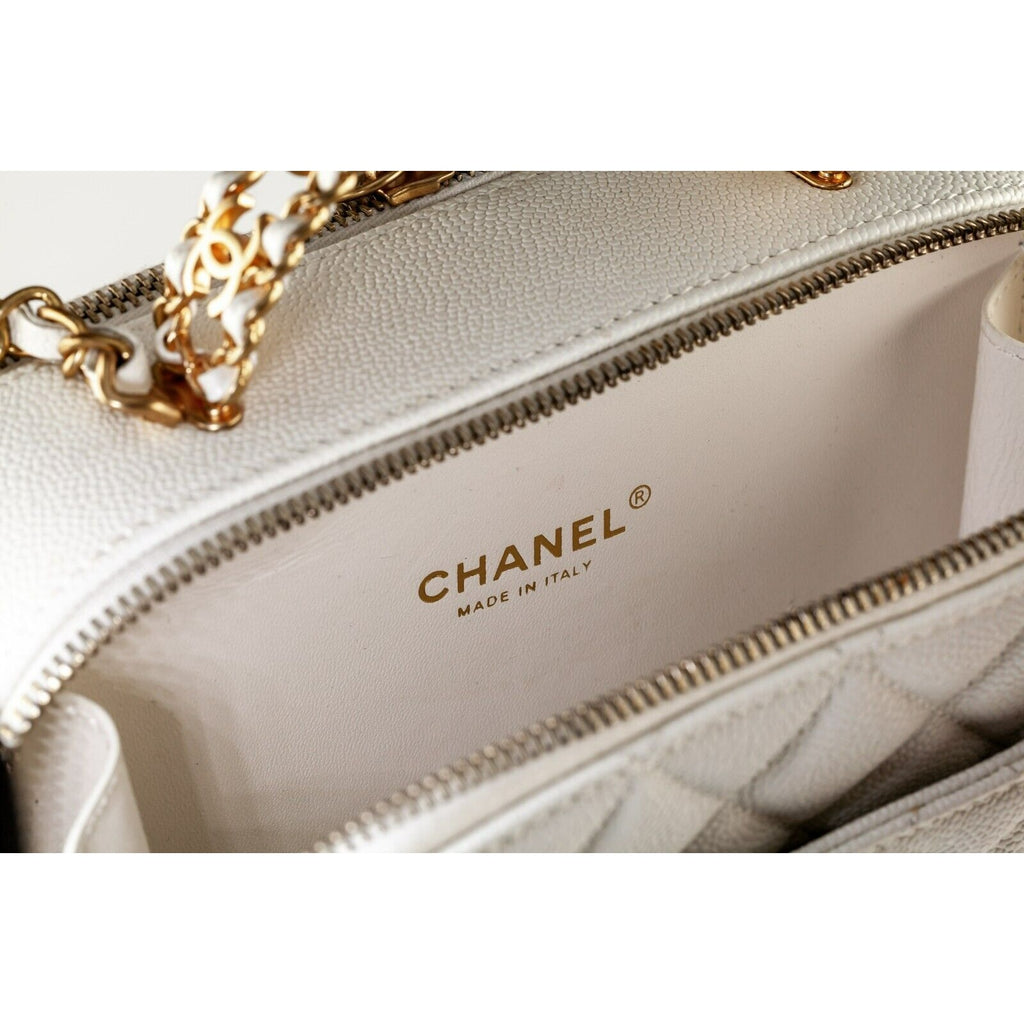 Chanel Quilted White Caviar Pick Me Up Vanity Case Gorgeous Condition!