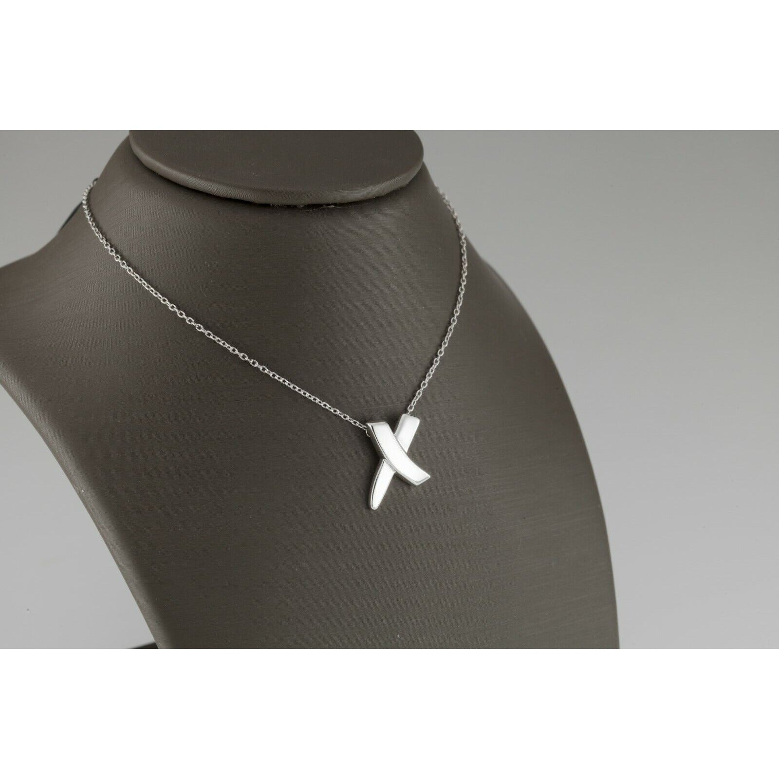 TSK Diamond Cross Necklace – The Sis Kiss