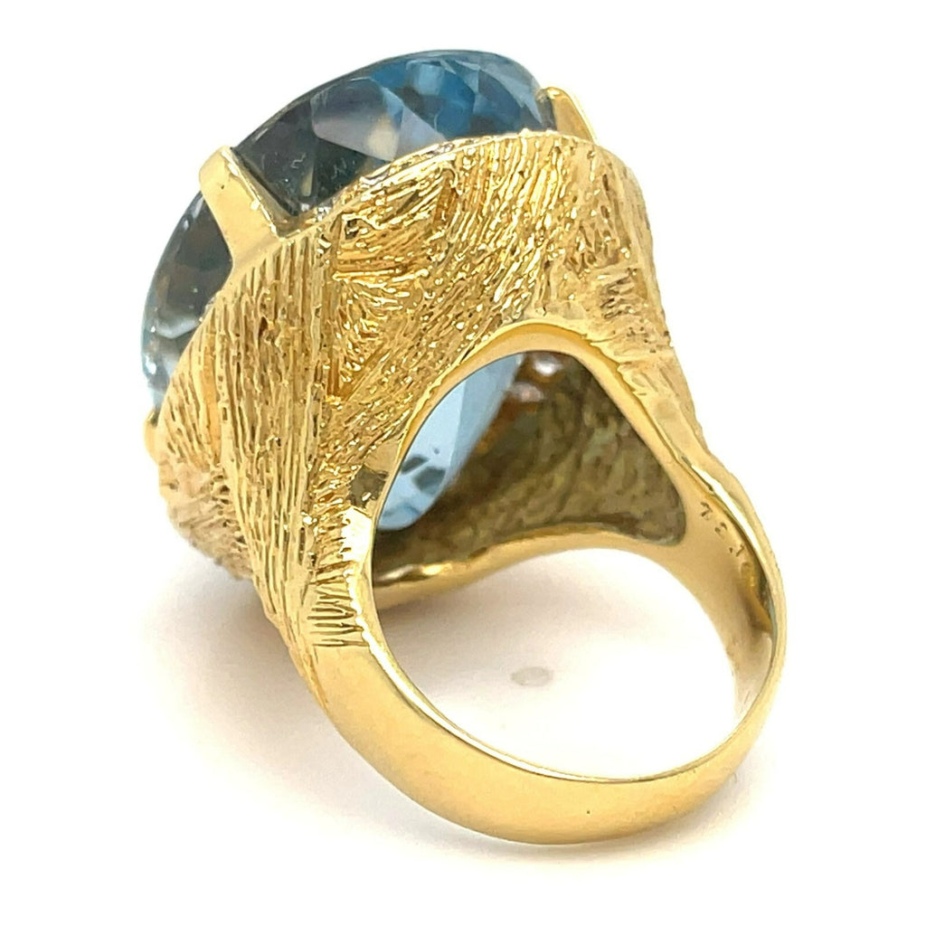 18k Yellow Gold Oval 72.19 ct Aquamarine Ring with Appx 1 ct Diamond Size 7.75