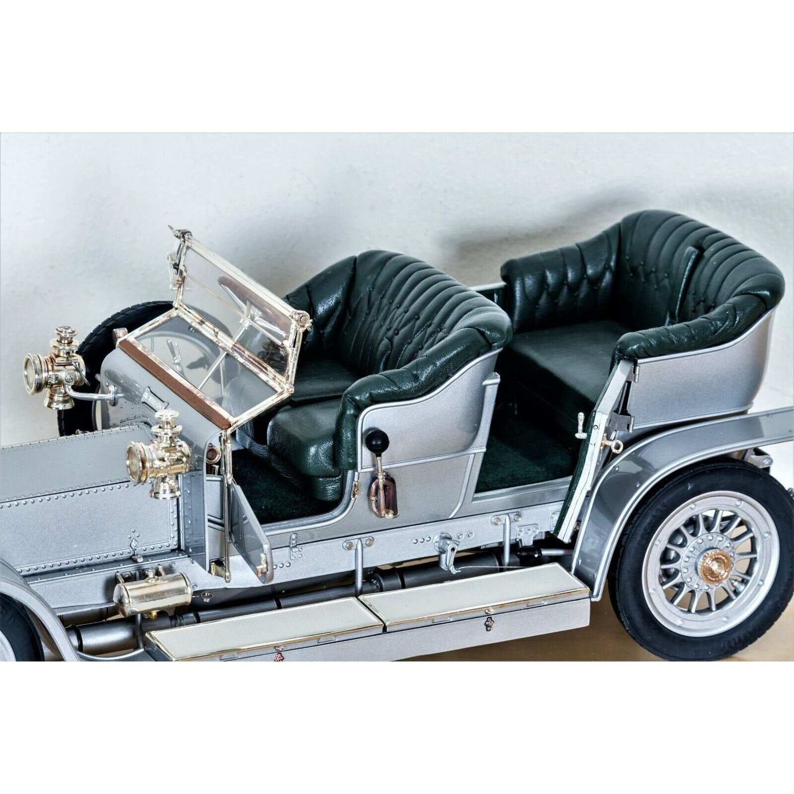 1907 Rolls-Royce Silver Ghost 1:12 Scale Model Car by The Franklin