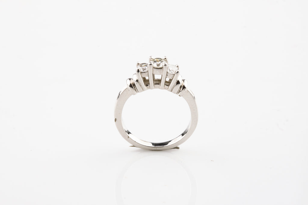Platinum Three Stone Round Diamond Ring Size 3.75 TDW = 0.40 ct