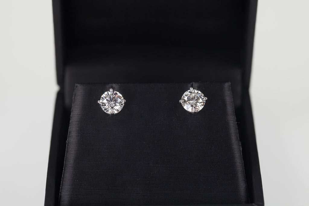 Gorgeous 1.72 CTW Round Diamond Stud Earrings in 14k White Gold H-SI2
