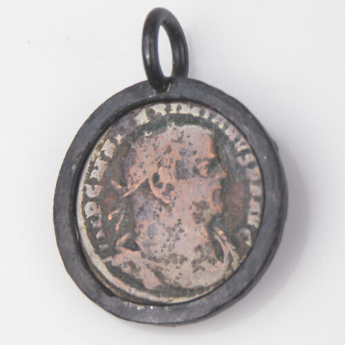 ANCIENT ROMAN COIN IN SILVER ANTIQUED BEZEL PENDANT 2.4grams