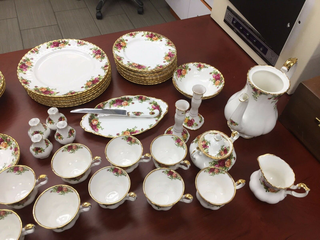 Gorgeous Royal Albert Dinner Set Old Country Pattern 46 Pieces Total