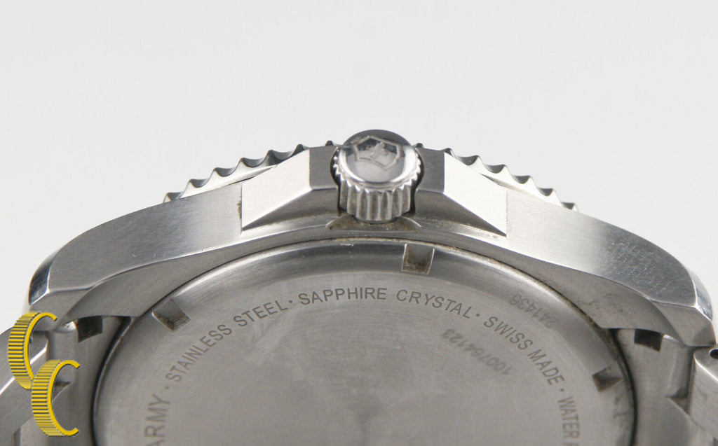 Victorinox Men's "Swiss Army" Stainless Steel Wrist Watch w/ Date & Extra Links