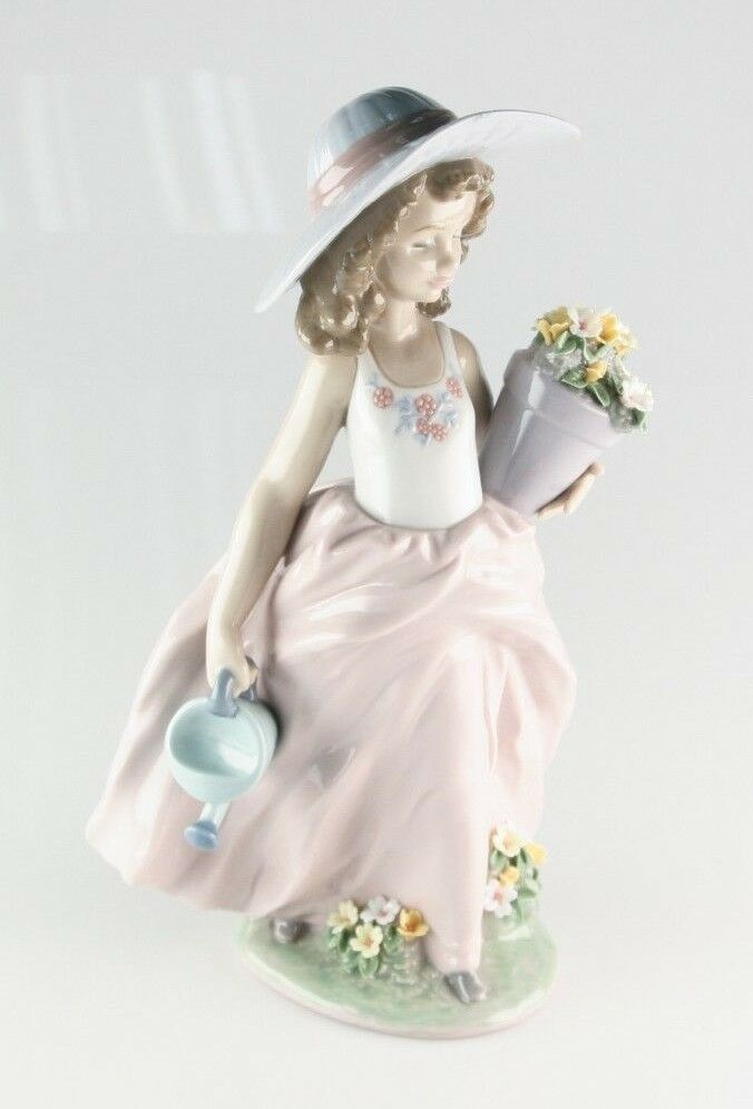 LLADRO "A Wish Come True" 7676 Girl with Flowers and Watering Can Retired!
