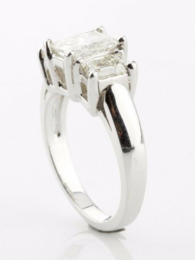 2.07 carat Princess Cut Diamond 18k White Gold 3-Stone Engagement Ring Size 5.5