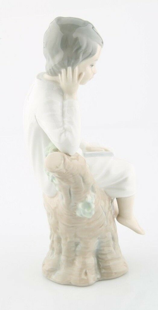 Lladro Little Boy Thinker Decorative Figurine 4876 Porcelain Hand Made in Spain