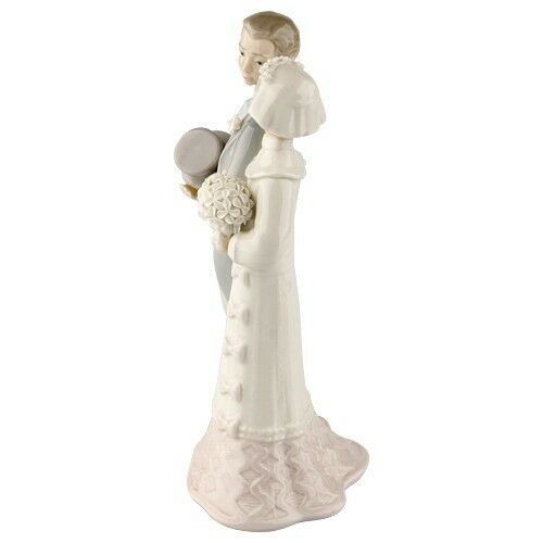 Lladro "Bride & Groom" #4808 Couple Getting Married Good Condition Retired Piece