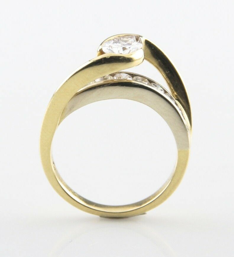 1.00 carat Pear Shape Diamond 18k Yellow Gold Engagement Ring Size 6.25