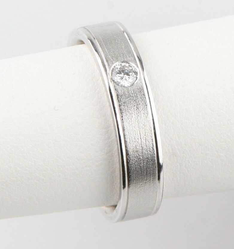 18k White Gold Solitaire Diamond Band Ring Size 10, 8.7 grams, TDW = 0.18 ct