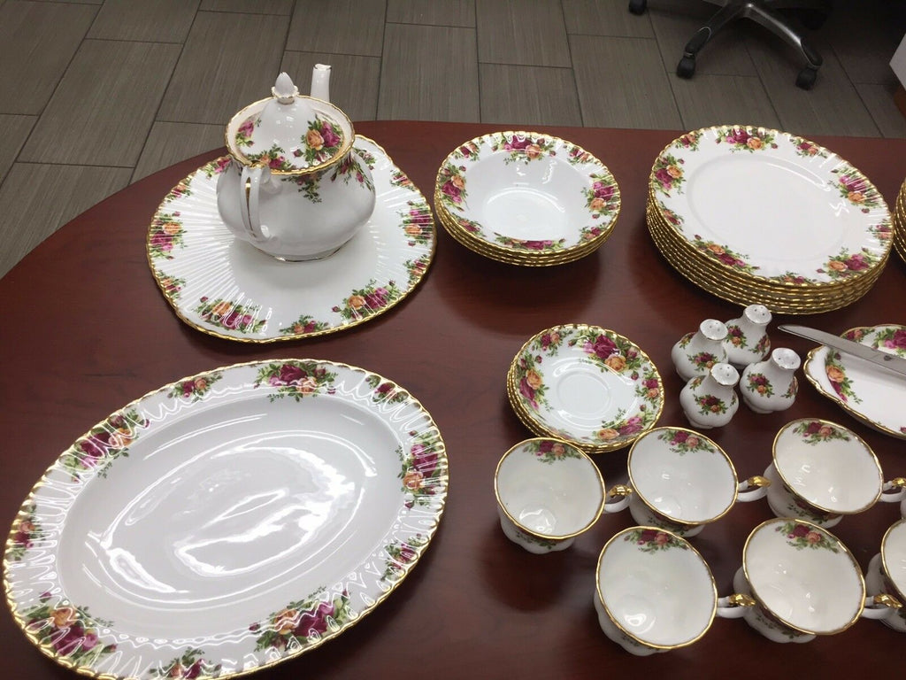 Gorgeous Royal Albert Dinner Set Old Country Pattern 46 Pieces Total