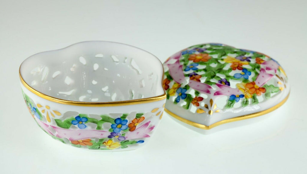 Herend Porcelain Reticulated Painted Floral Flower Openwork Trinket Box 6202