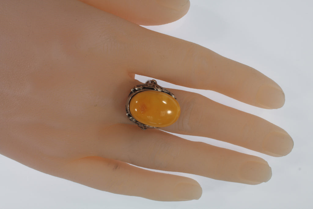 Vintage Ladies Butterscotch Amber Sterling Silver Ring Size 9.25