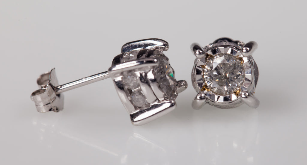 Gorgeous 10k White Gold Diamond Stud Earrings with Appx 0.76 Cts Diamond
